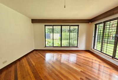 4 Bed House with En Suite in Runda