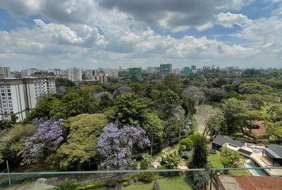 3 Bed Apartment with En Suite in Riverside - 2