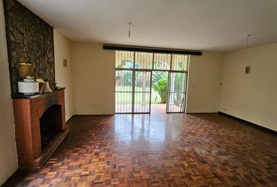 5 Bed House with En Suite at Runda