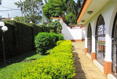 4 Bed Townhouse with En Suite at Off James Gichuru