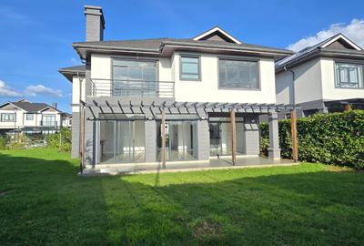 4 Bed House with En Suite at Fivestar Paradise