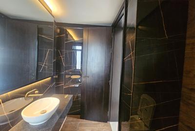2 Bed Apartment with En Suite in Westlands Area - 4