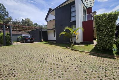4 Bed Townhouse with En Suite in Ridgeways - 4