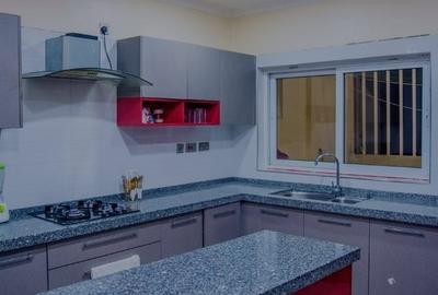 Serviced 4 Bed Apartment with En Suite at Hurlinghurm - 4