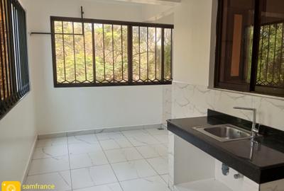 3 Bed Apartment with En Suite at Links Road - 2