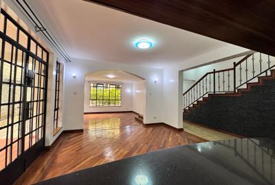 5 Bed Townhouse with En Suite in General Mathenge - 4