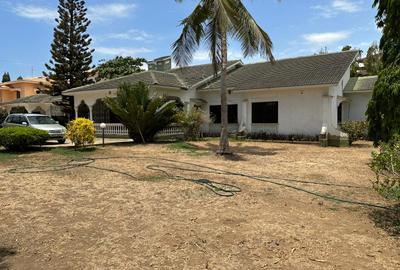 5 Bed House with En Suite in Shanzu - 2