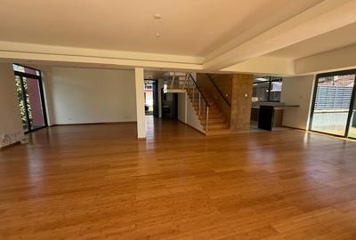 4 Bed Townhouse with En Suite at Garden Estate Road - 3