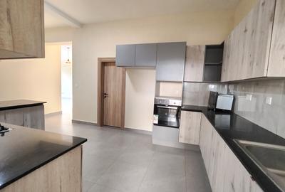 3 Bed Apartment with En Suite at Parklands - 2