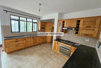 3 Bed Apartment with En Suite in Kilimani - 4