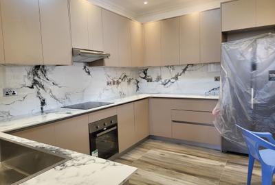 2 Bed Apartment with En Suite in Brookside