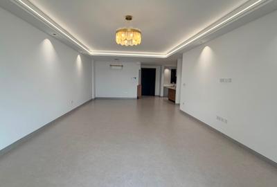4 Bed Apartment with En Suite in Riverside - 2
