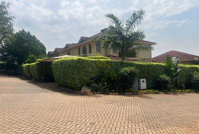 4 Bed Townhouse with En Suite in Kitisuru