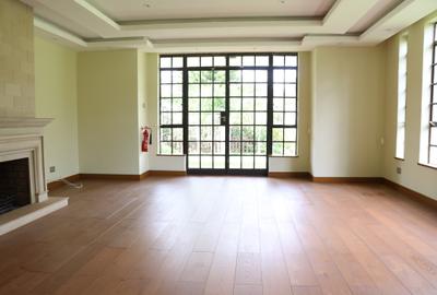5 Bed House with En Suite in Runda - 3