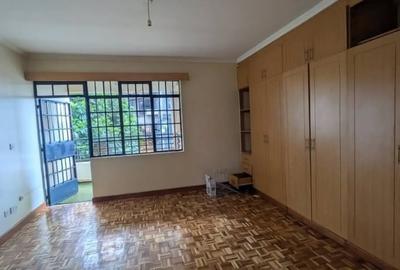 4 Bed Townhouse with En Suite in Kitisuru - 2