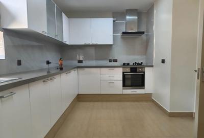 3 Bed Apartment in Valley Arcade - 2