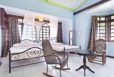 10 Bed House with En Suite in Shanzu - 3