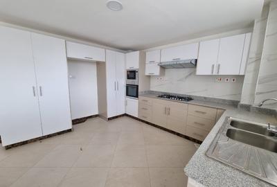 3 Bed House with En Suite at Lavigton Road - 4