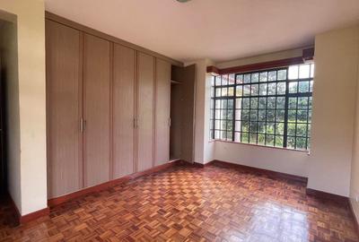5 Bed Townhouse with En Suite in Rosslyn - 4