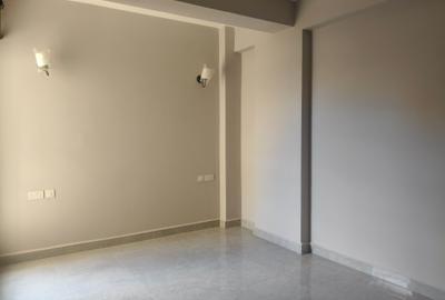 1 Bed Apartment with Gym at School Lane - 4