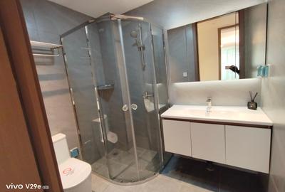2 Bed Apartment with En Suite at Off Parklands Road - 3
