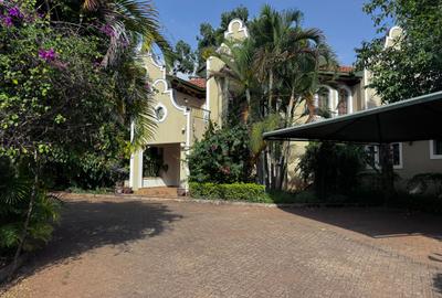 5 Bed House with En Suite in Nyari - 2