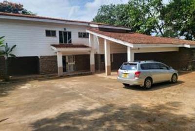 4 Bed House with En Suite in Gigiri