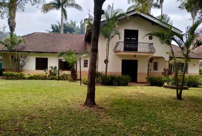 5 Bed House with En Suite at Lavington