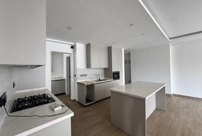 3 Bed Apartment with En Suite in Riverside