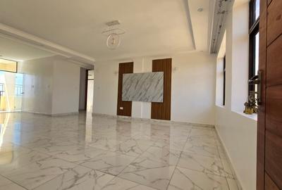 2 Bed Apartment with En Suite in Thindigua