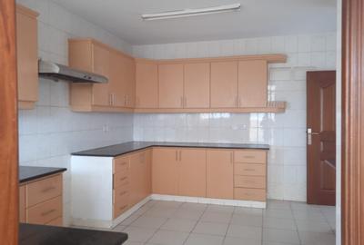Serviced 4 Bed Apartment with En Suite in Parklands
