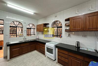 5 Bed Townhouse in Westlands Area - 4