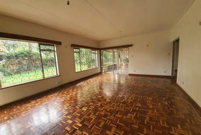 4 Bed Townhouse with En Suite at Lavington - 4