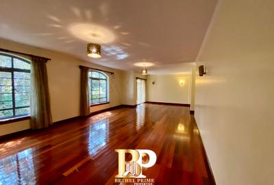 3 Bed Apartment with En Suite in Riverside