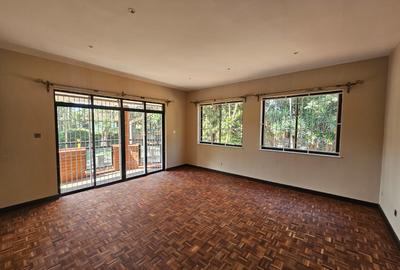 5 Bed House with En Suite in Spring Valley - 2