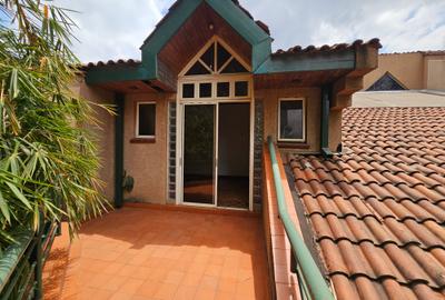 4 Bed Townhouse with En Suite at Denis Pritt - 4