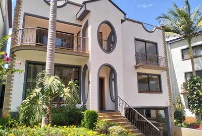 4 Bed Townhouse with En Suite in Westlands Area