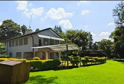 5 Bed House with En Suite in Nyari