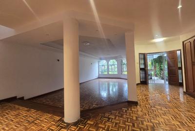 4 Bed Townhouse with En Suite in Spring Valley