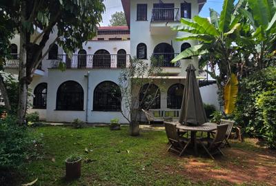 4 Bed Villa with En Suite at Lavington Green