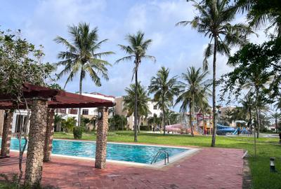 Serviced 2 Bed Apartment with En Suite in Kikambala