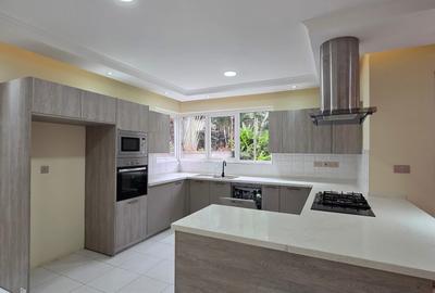 4 Bed Townhouse with En Suite at Runda - 3