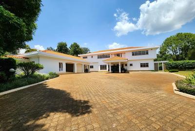 5 Bed House with En Suite at Runda