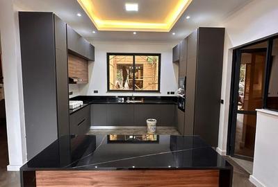 4 Bed Townhouse with En Suite in Lavington - 3