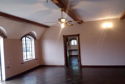 7 Bed Townhouse with En Suite in Kitisuru