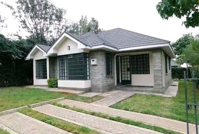 3 Bed House with En Suite at Acacia - 4