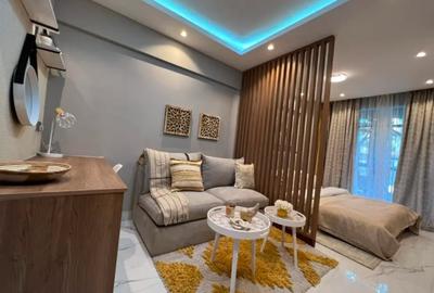 Studio Apartment with Swimming Pool at Wood Aveneu - 4