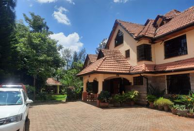 5 Bed House with En Suite in Runda