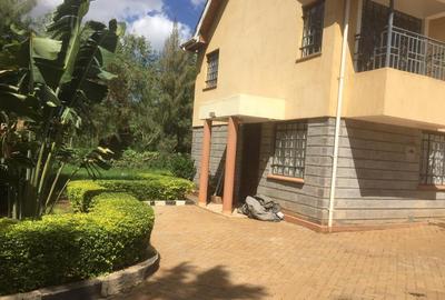 5 Bed House with En Suite in Garden Estate - 4