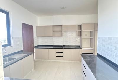 3 Bed Apartment with En Suite at Off Links Road - 4